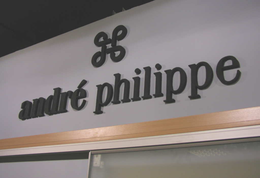 Plasztikus betűk készítése - Dekorálok.com